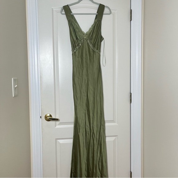 Reformation Chania Silk Maxi Dress with Lace in Artichoke Green Size Small - Picture 4 of 6